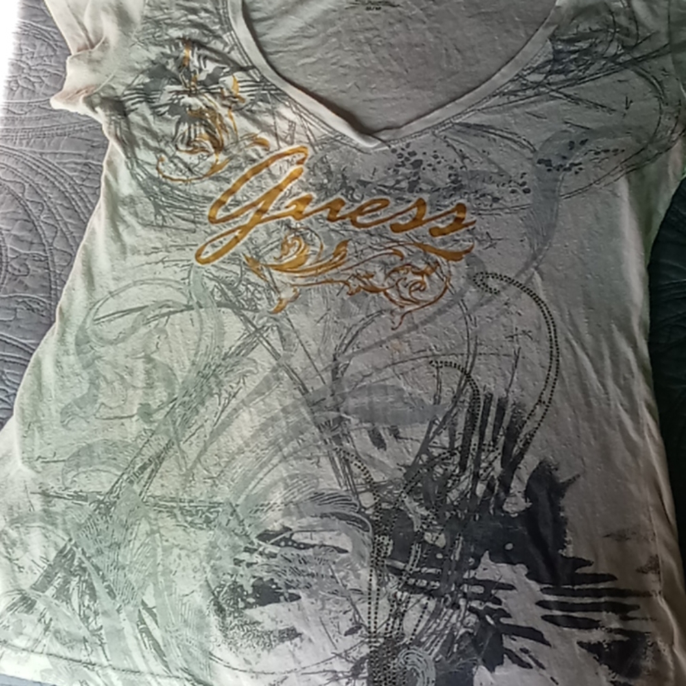 Graphic Guess brand t shirt